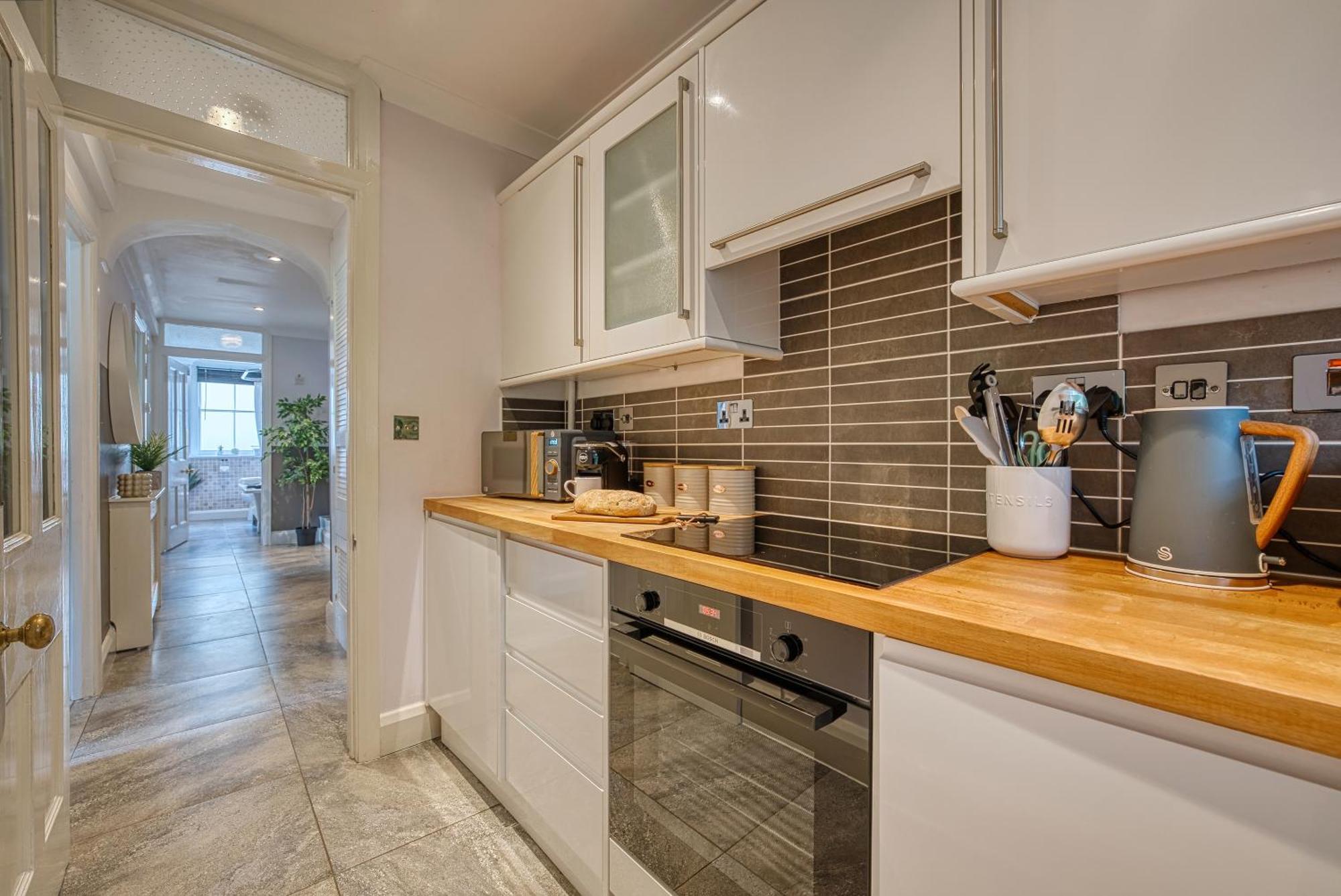 2 Bedroom Stylish Spacious Apt, Sleeps 6, Central Cheltenham, With Free Parking - By Blue Puffin Stays Exterior foto