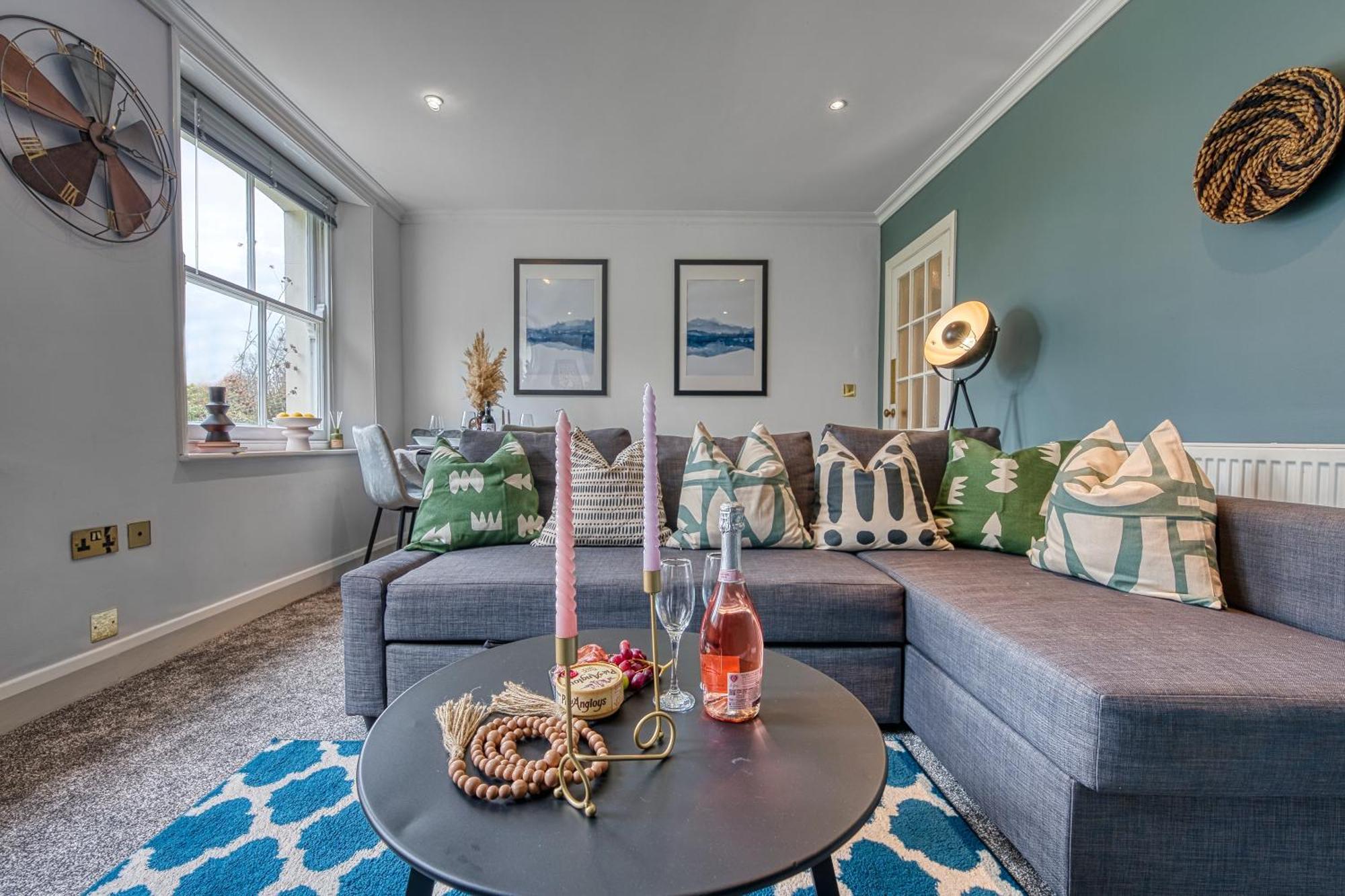 2 Bedroom Stylish Spacious Apt, Sleeps 6, Central Cheltenham, With Free Parking - By Blue Puffin Stays Exterior foto
